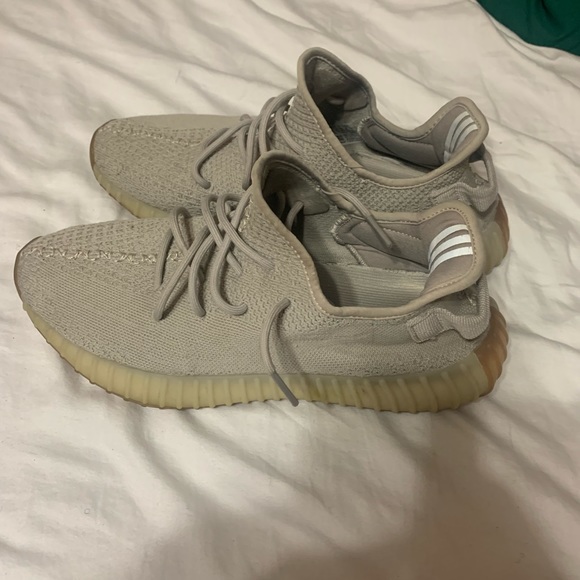 Grey 350 yezzys - Picture 3 of 4